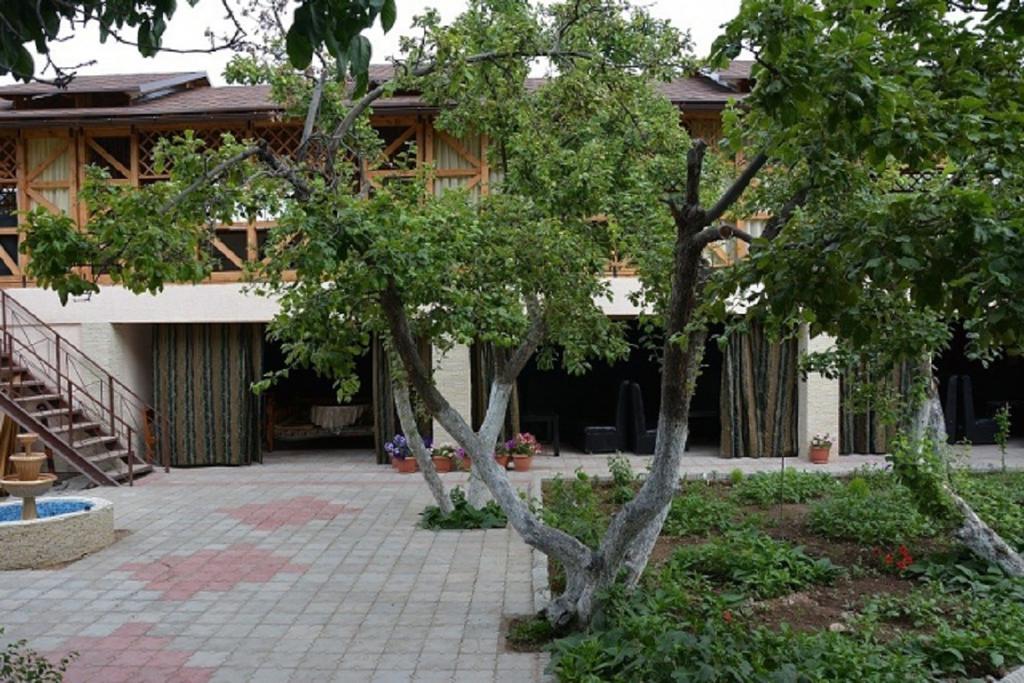 Guest House Albatros Cholpon-Ata Exterior photo